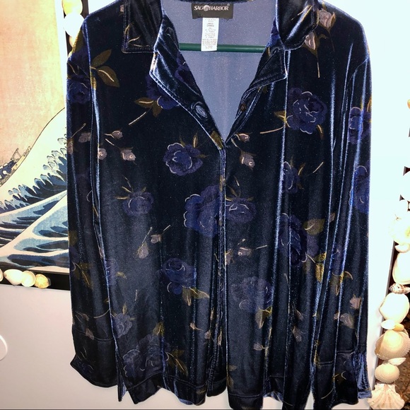 Floral Velvet Top Shirt - Picture 2 of 6